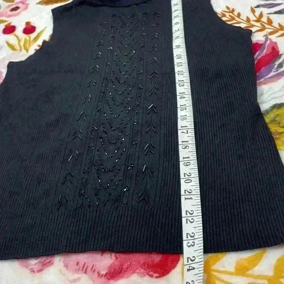 Requirements women’s sleeveless top with turtleneck and acrylic beading, size XL - Picture 5 of 11